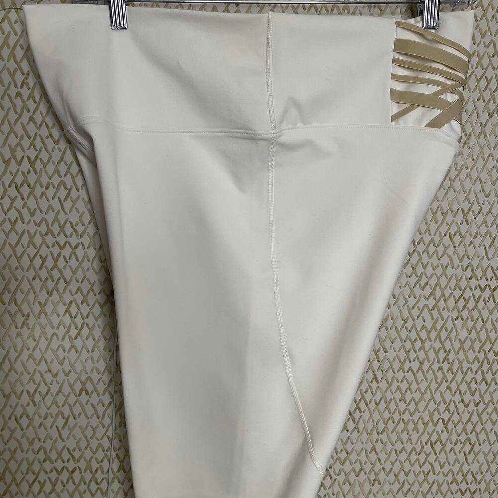 Fabletics Power Hold Egret/Gold White Boost Crop Leggings Size 2XL - Picture 6 of 10